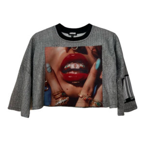 CROP TOP BRILLO PLATA BOCA